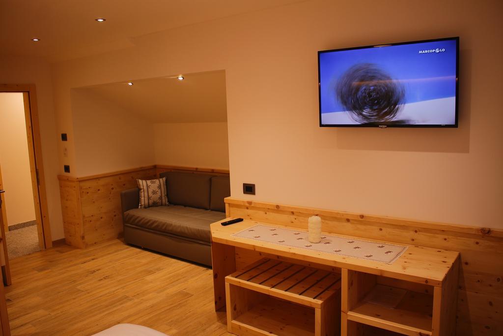 B&B Augusto Madonna di Campiglio Bagian luar foto