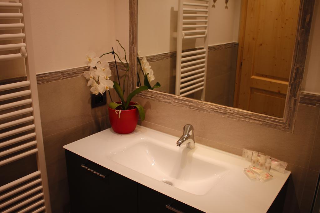 B&B Augusto Madonna di Campiglio Ruang foto