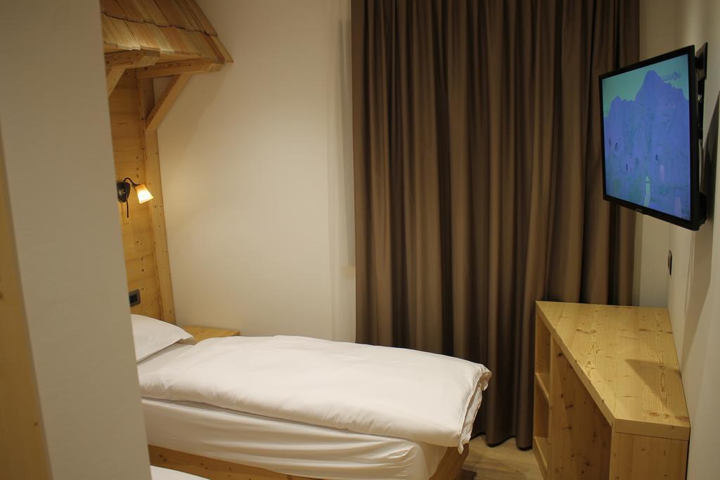 B&B Augusto Madonna di Campiglio Ruang foto