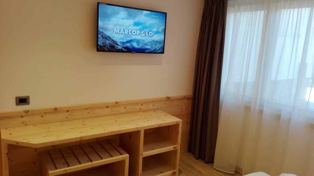 B&B Augusto Madonna di Campiglio Ruang foto