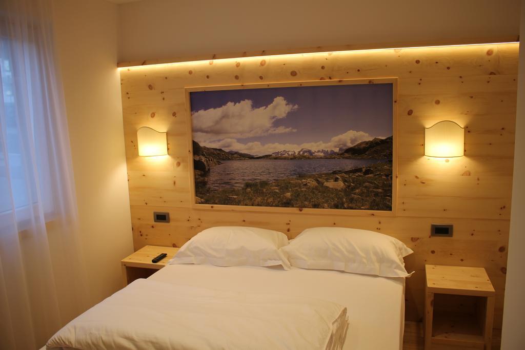 B&B Augusto Madonna di Campiglio Ruang foto