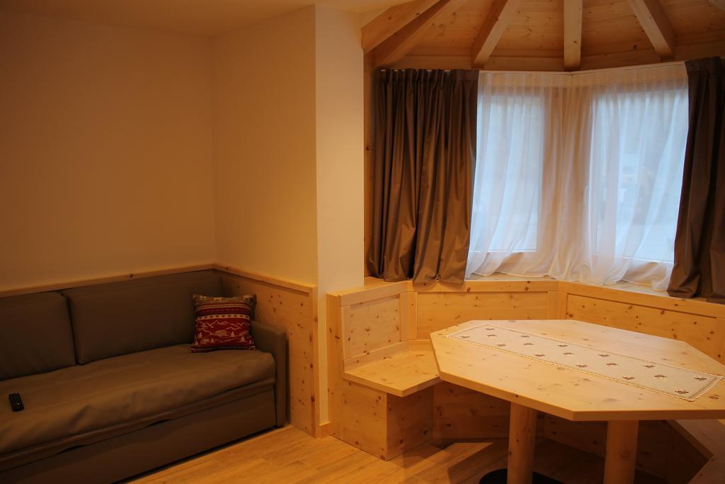 B&B Augusto Madonna di Campiglio Ruang foto