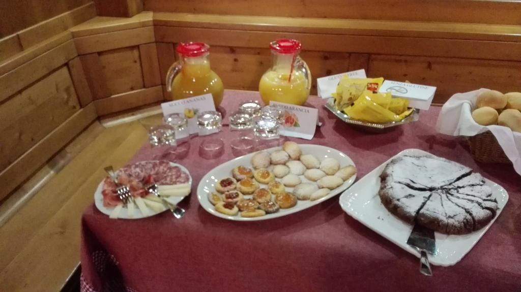 B&B Augusto Madonna di Campiglio Bagian luar foto