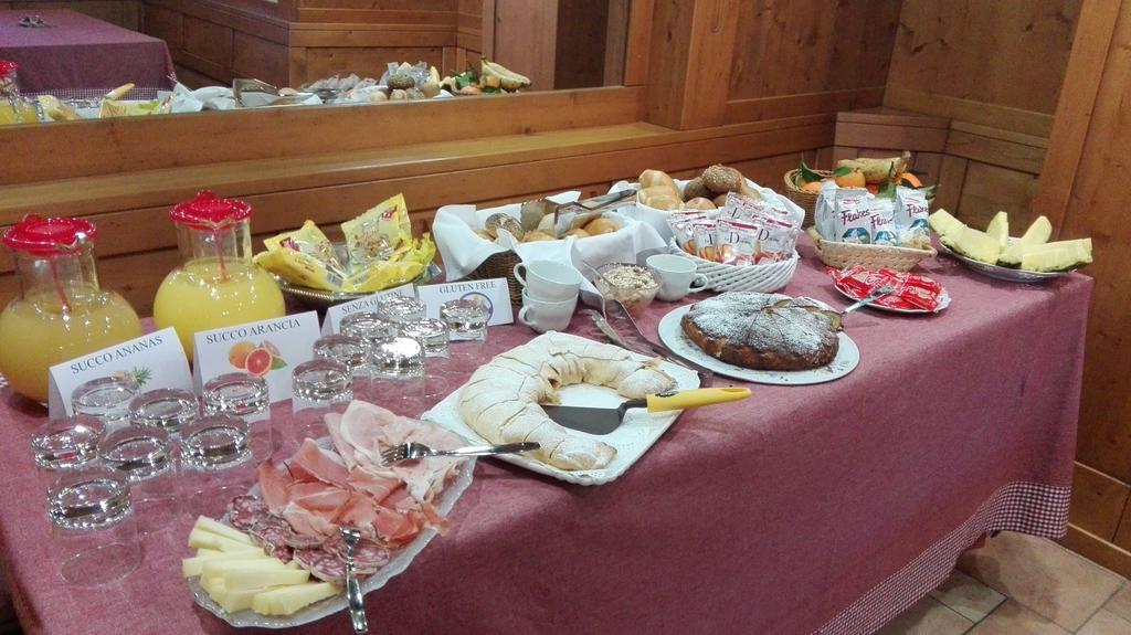 B&B Augusto Madonna di Campiglio Bagian luar foto